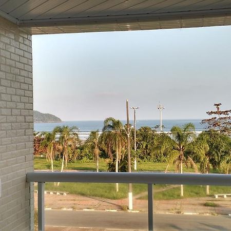 דירות ברטיוגה Indaia Apartamento De Frente Ao Mar מראה חיצוני תמונה
