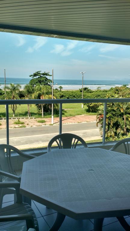 דירות ברטיוגה Indaia Apartamento De Frente Ao Mar מראה חיצוני תמונה