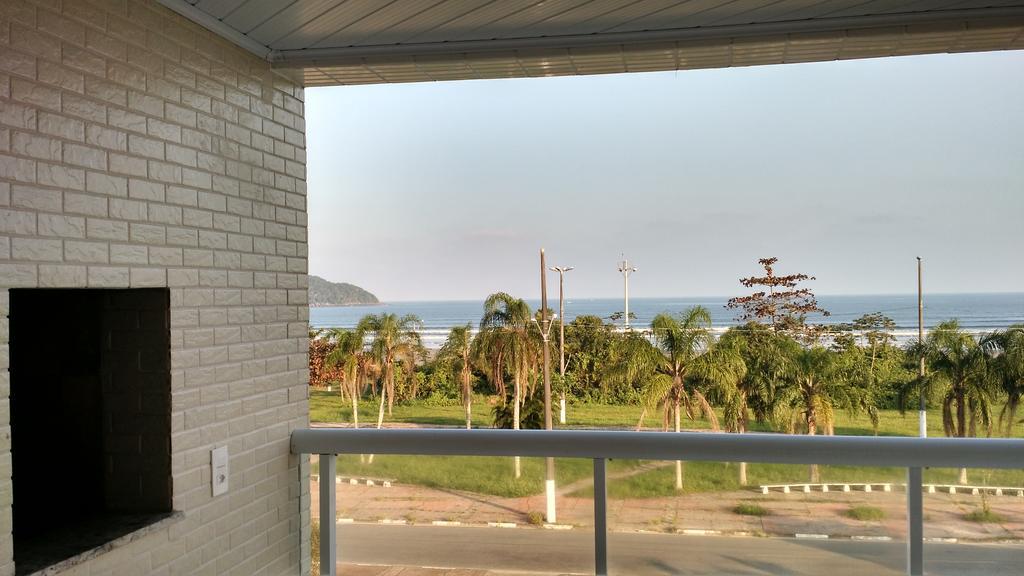 דירות ברטיוגה Indaia Apartamento De Frente Ao Mar מראה חיצוני תמונה